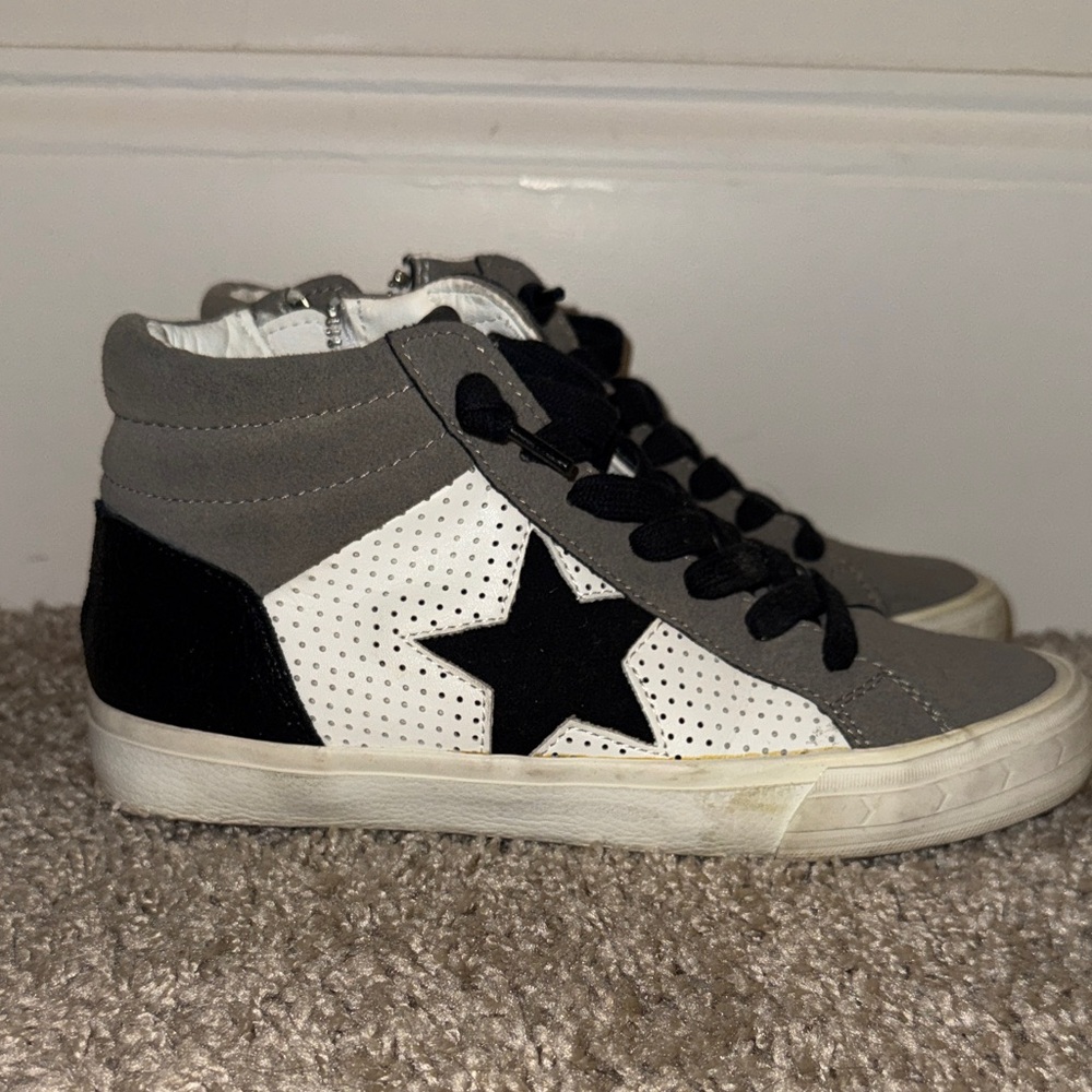 Vintage Havana High-Top Sneakers - Gray and Black